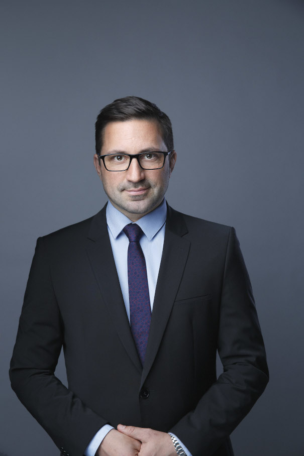 AU 2 anwar_al_kharusi-mezql8pj1w.jpg